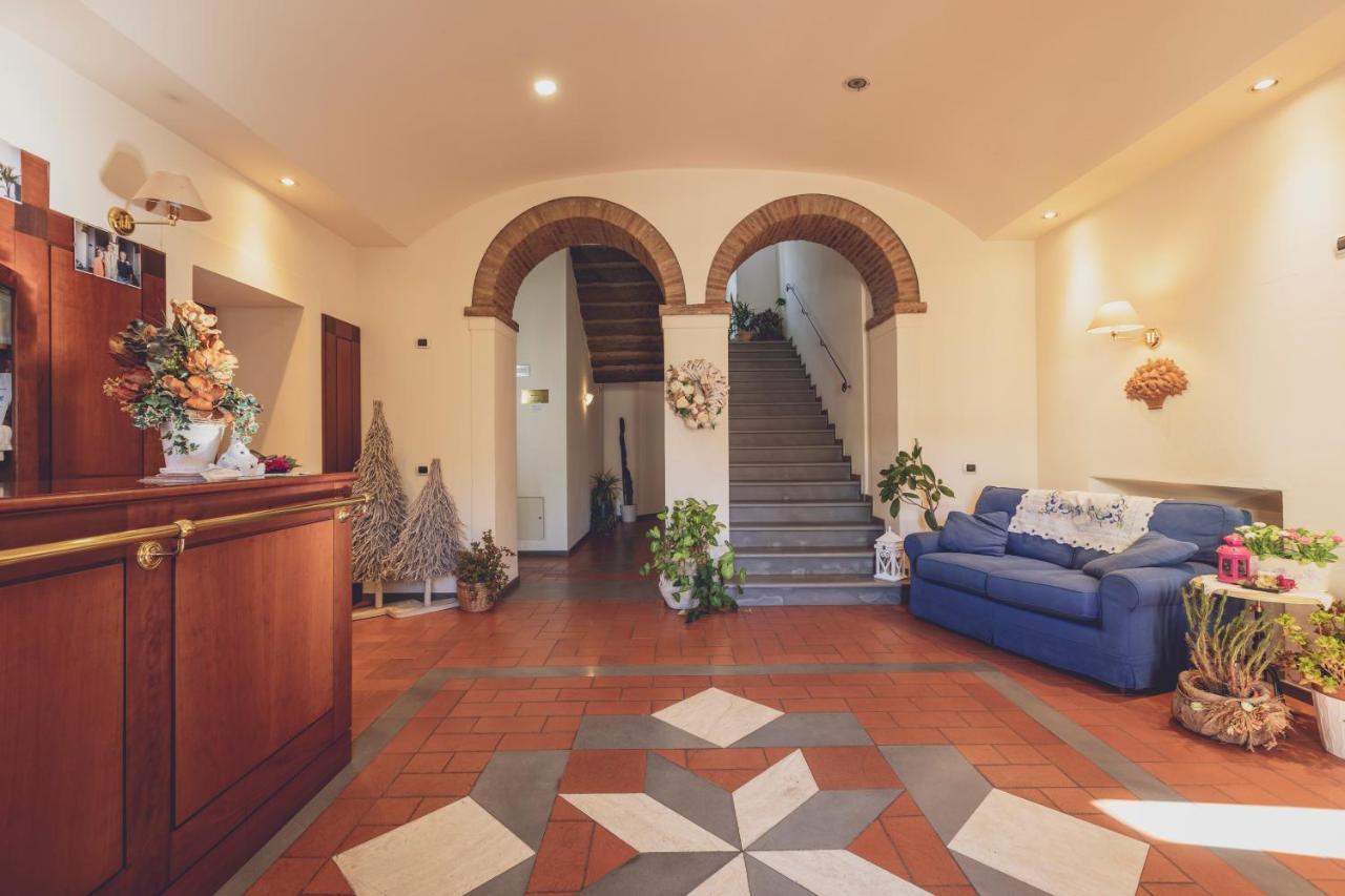 Albergo Ristorante Pasqui Rocca San Casciano Exterior foto