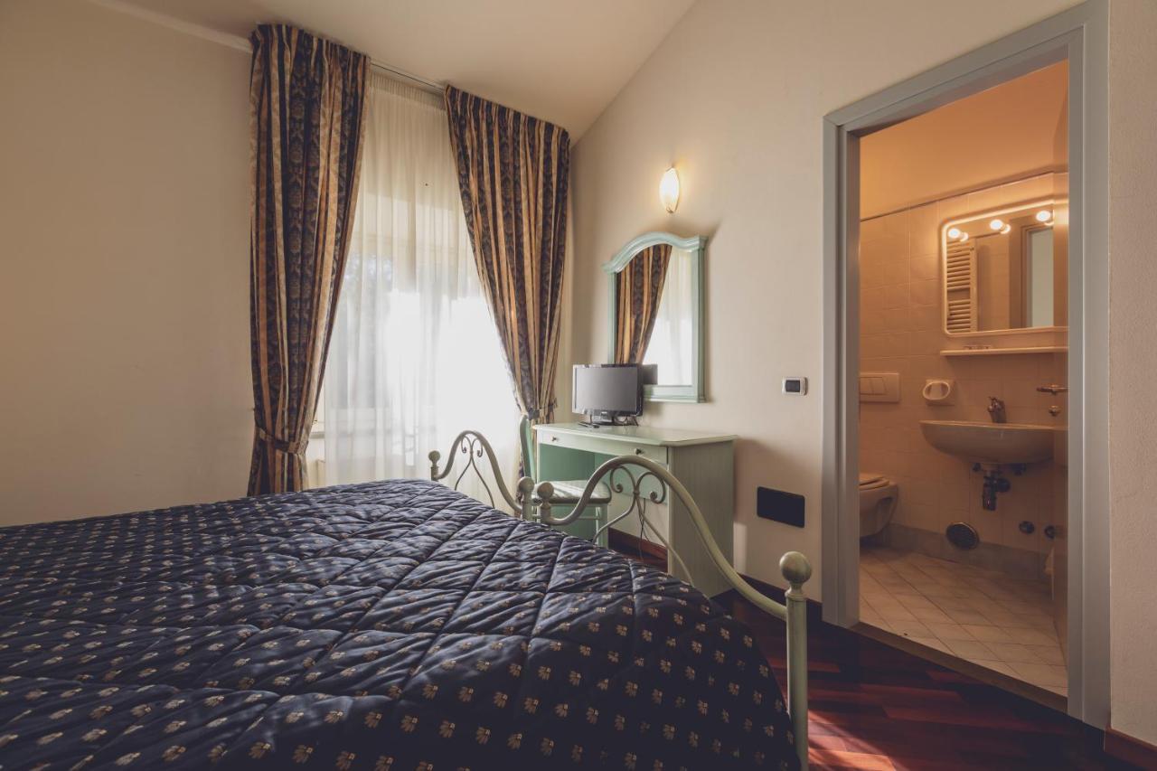 Albergo Ristorante Pasqui Rocca San Casciano Exterior foto